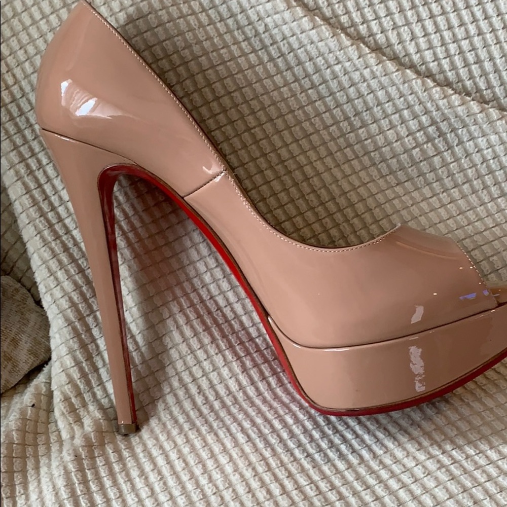 Shoes - Picture 2 of 5